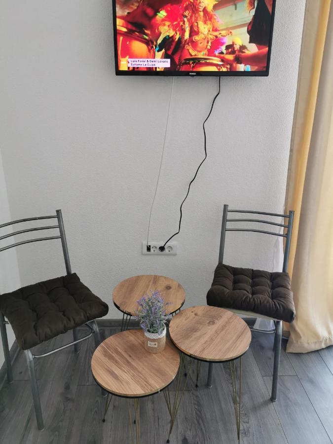 Gopo Guesthouse Elshani Bagian luar foto