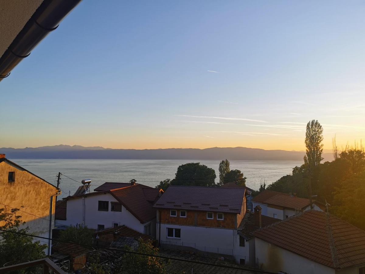 Gopo Guesthouse Elshani Bagian luar foto