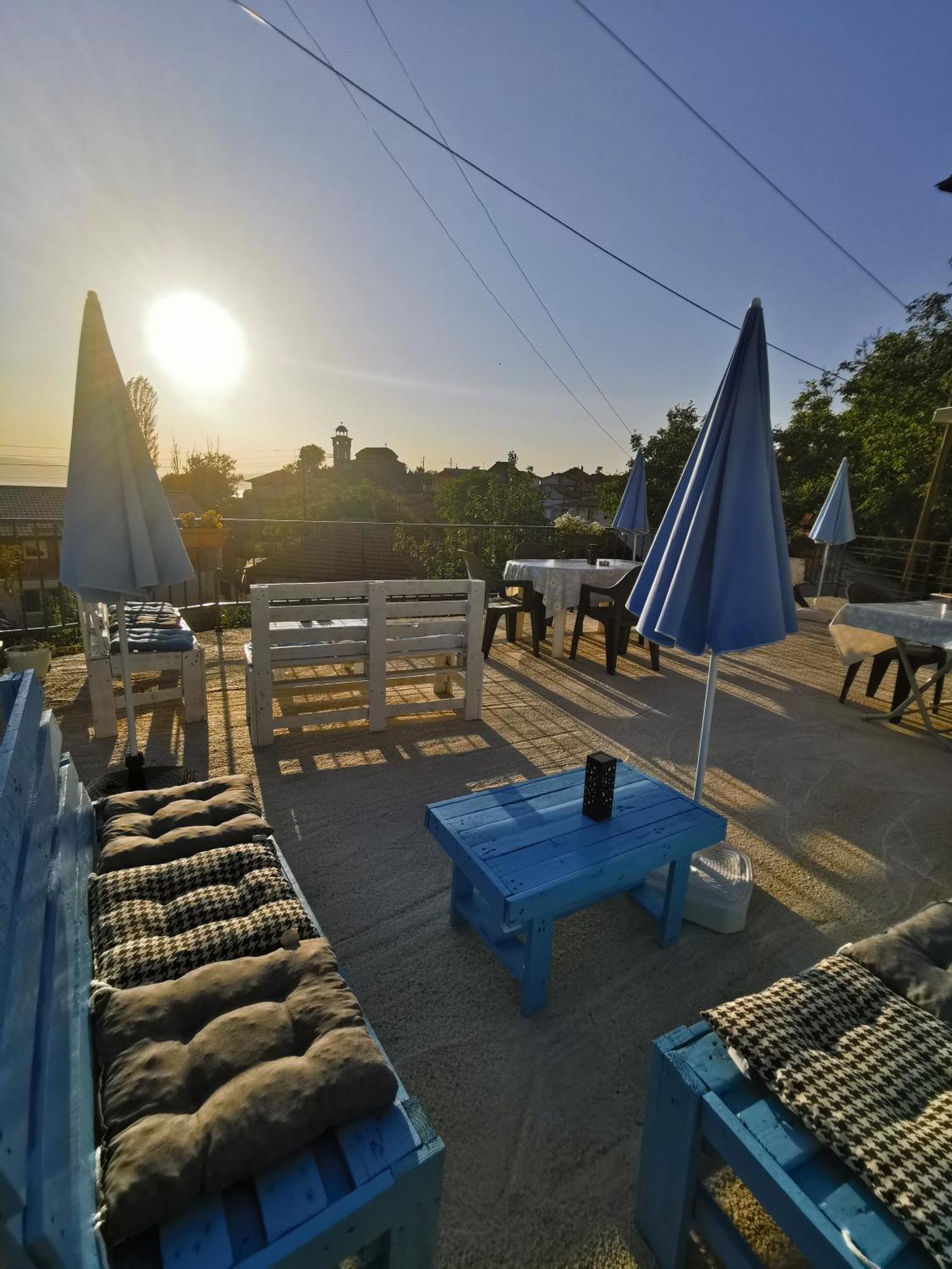 Gopo Guesthouse Elshani Bagian luar foto