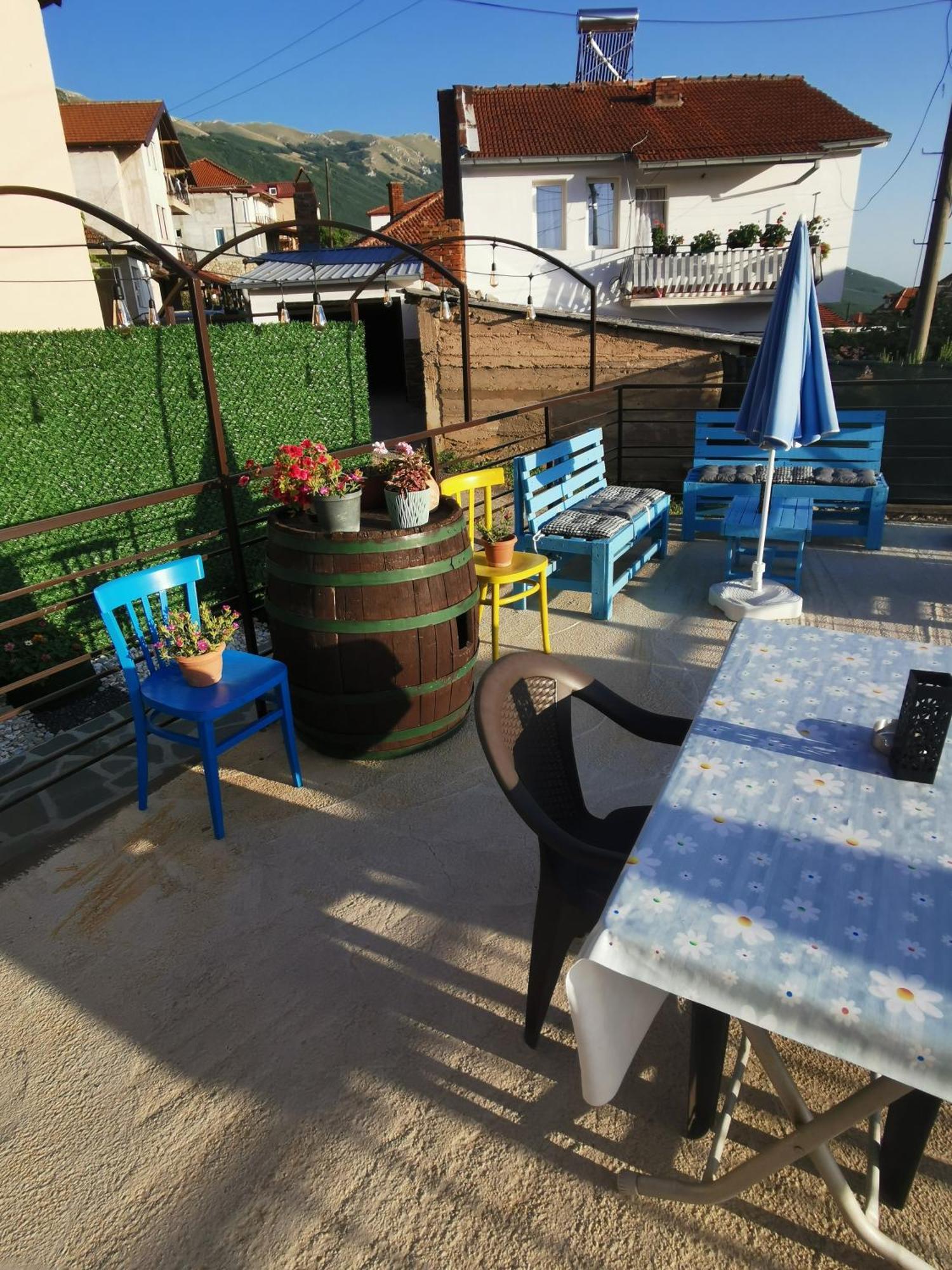 Gopo Guesthouse Elshani Bagian luar foto