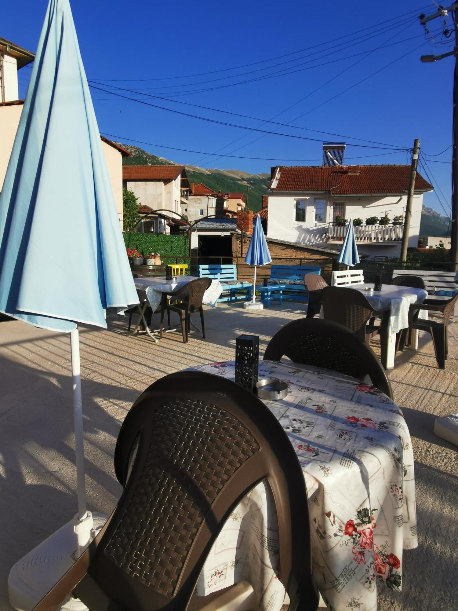 Gopo Guesthouse Elshani Bagian luar foto